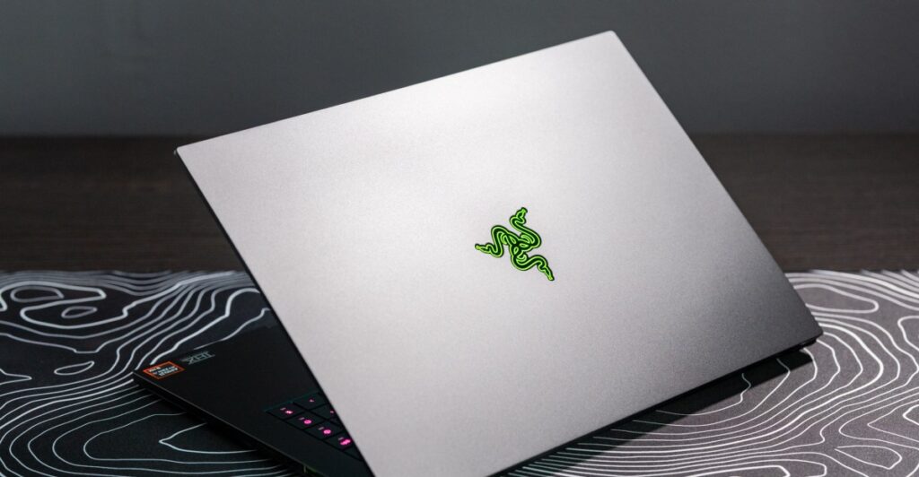 257655 Razer Blade 16 laptop 2025 5090 ADiBenedetto 0009