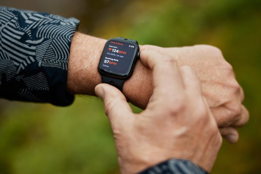 apple heart health month heart rate reading 02032021