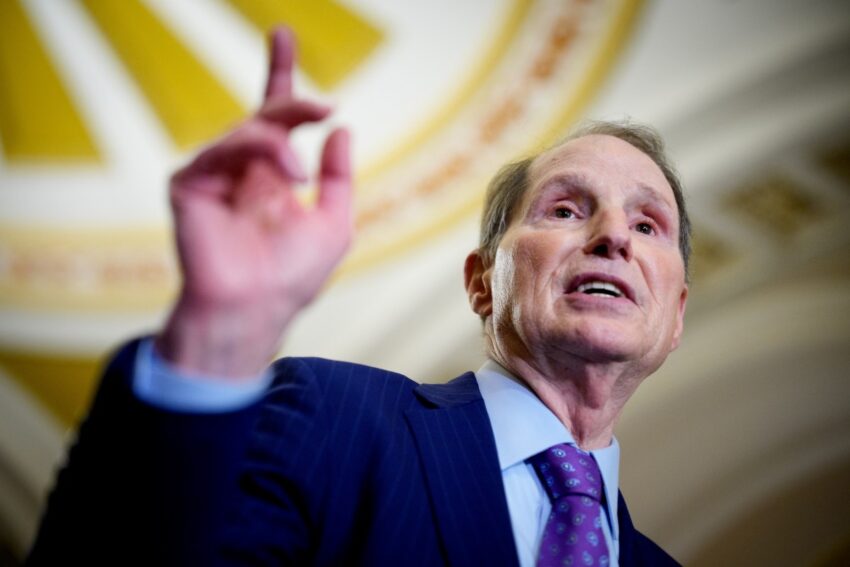 senator ron wyden