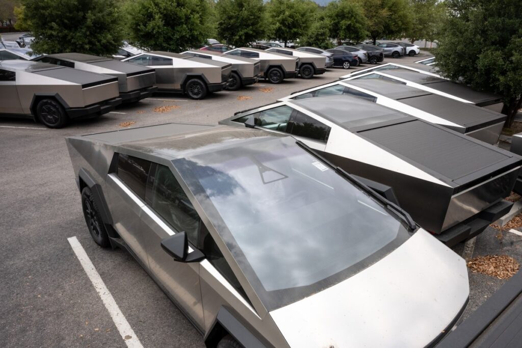 tesla cybertruck fleet